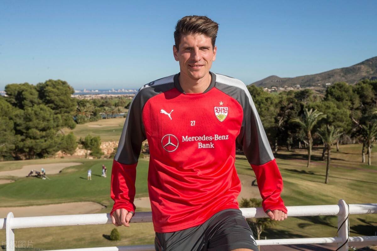 加拿大力克AC米兰，乔瓦尼·雷纳完成帽子戏法的简单介绍