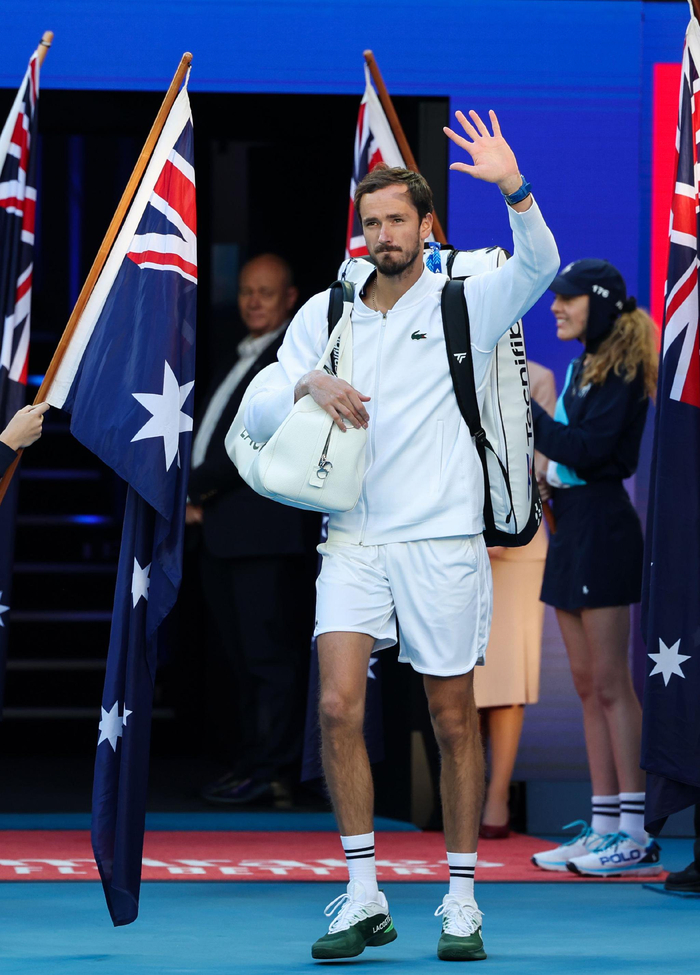 意大利网球队轻取西班牙网球队,梅德韦杰夫送出助攻的简单介绍 意大利网球队轻取西班牙网球队,梅德韦杰夫送出助攻的简单介绍