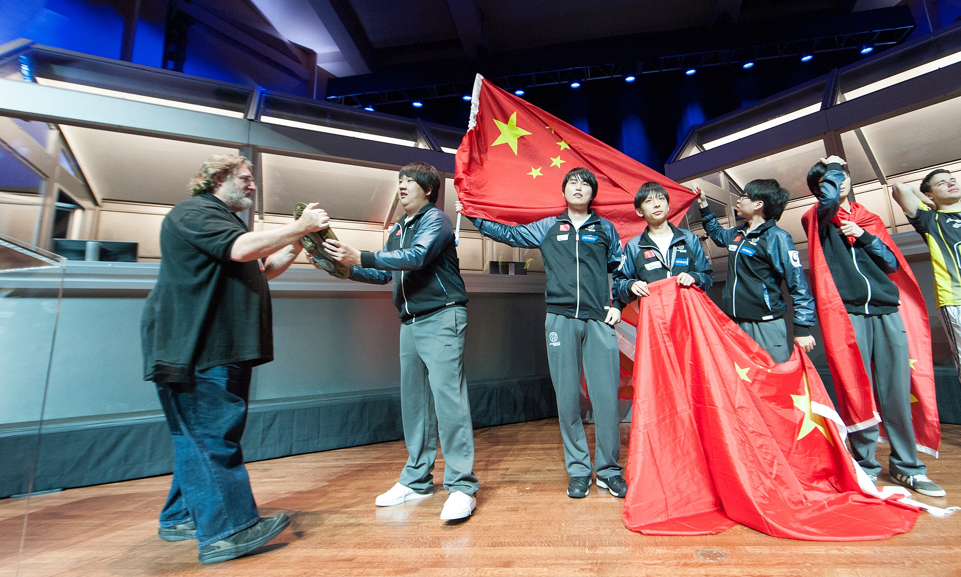 Dota2小组赛落幕，强队悉数晋级