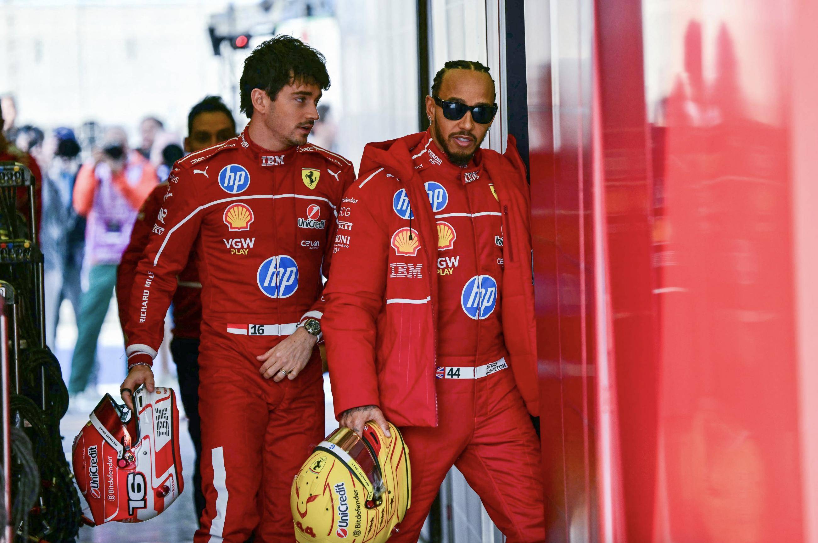 迈凯伦横扫雷诺车队，汉密尔顿惊艳四座