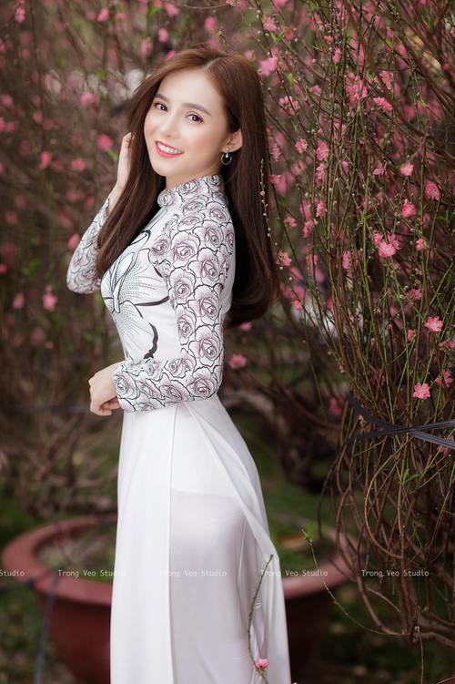 赛道烽烟，红牛二队鏖战雷诺，诺里斯一骑绝尘破宿命