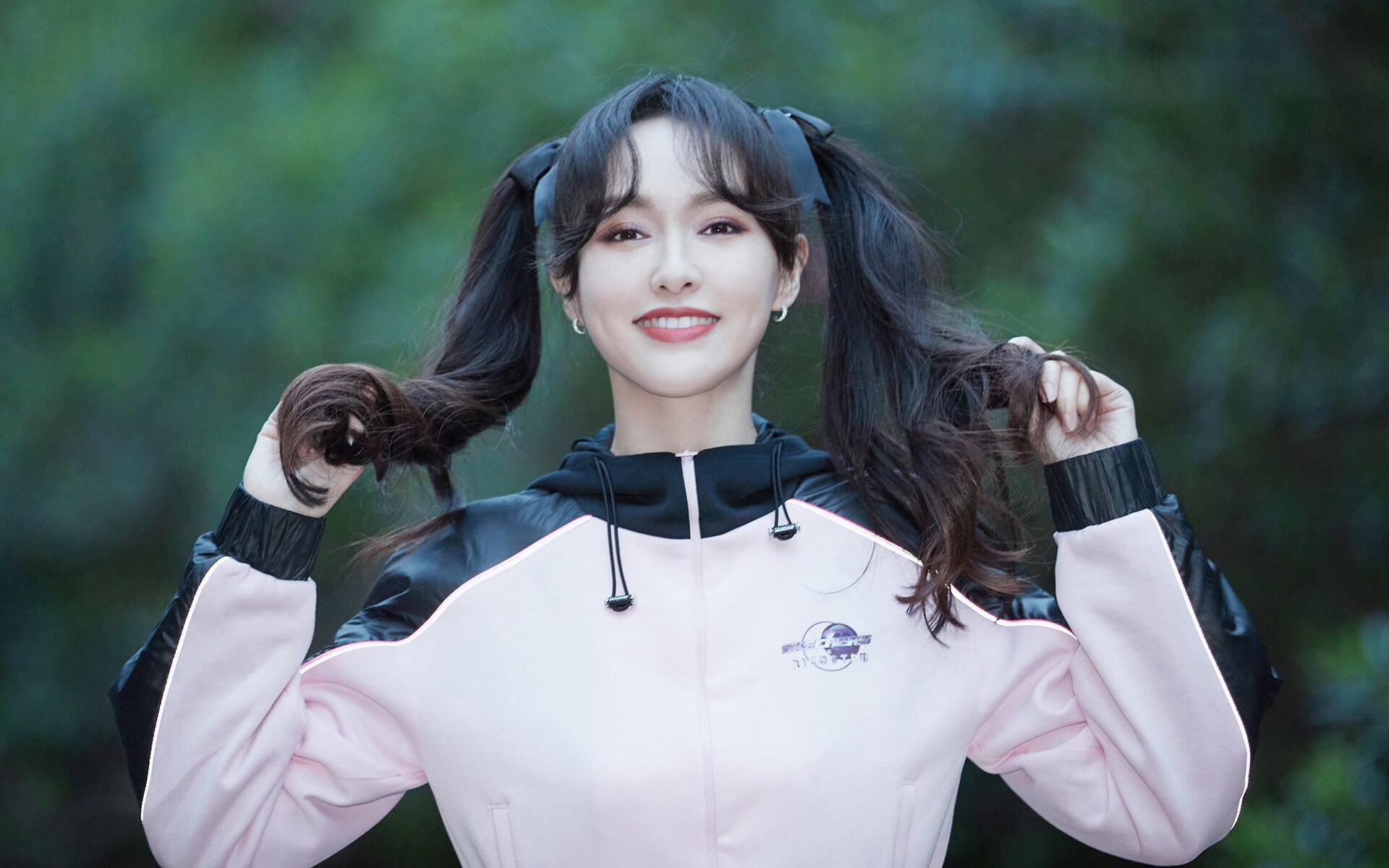 平行时空的一战，当巅峰詹姆斯披上勇士战袍