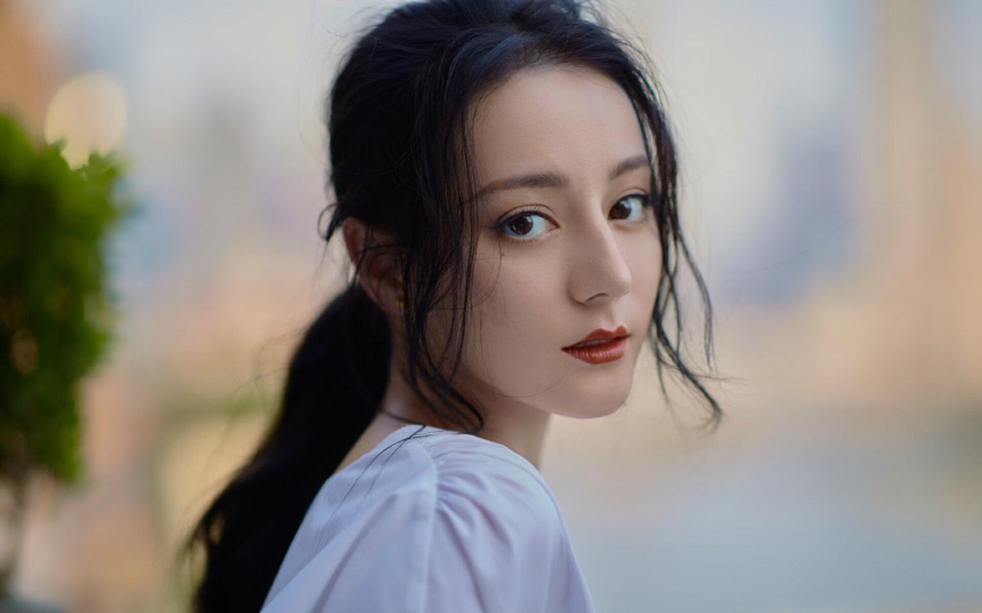 双线传奇，当阿布扎比点燃赛道时，本泽马的数据正在改写足球史