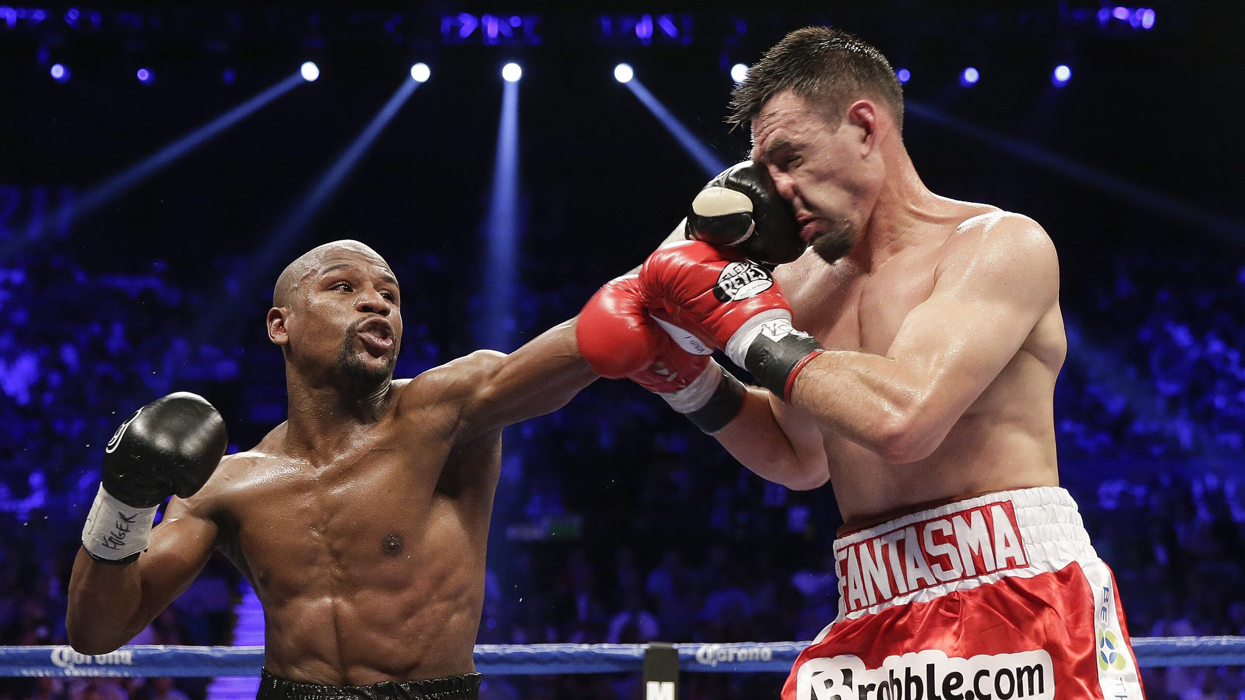 双城记,凯尔特人鏖战火箭之夜,库里在另一片球场刷新历史